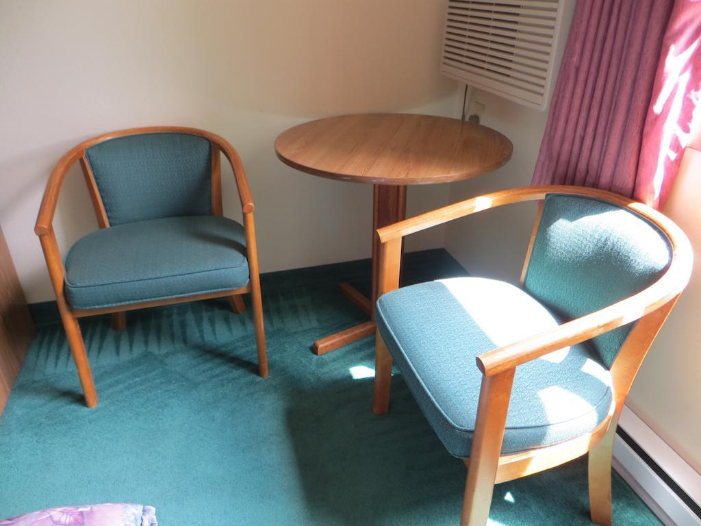 Cobblestone Inn & Suites - Merrill Room photo